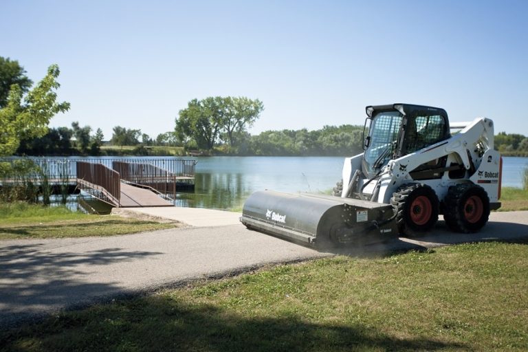 bobcat s650 skid steer loader